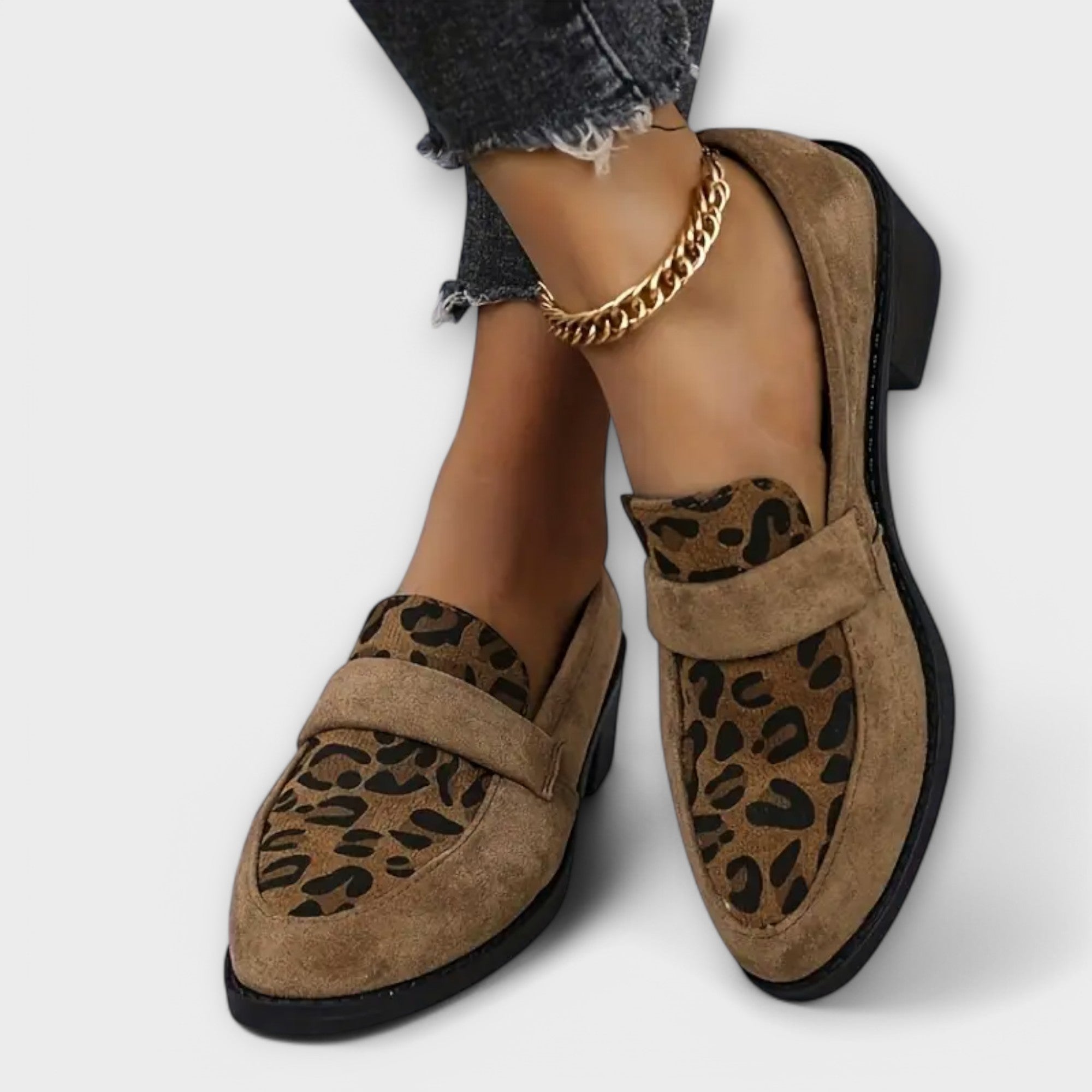 Elegante Damenschuhe mit Leopardenmuster