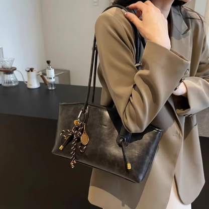 Mittlere Schultertasche - Beloria Yasmine