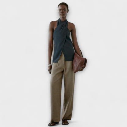 Hannah - Blauer Neckholder Top mit Rückenschlitz