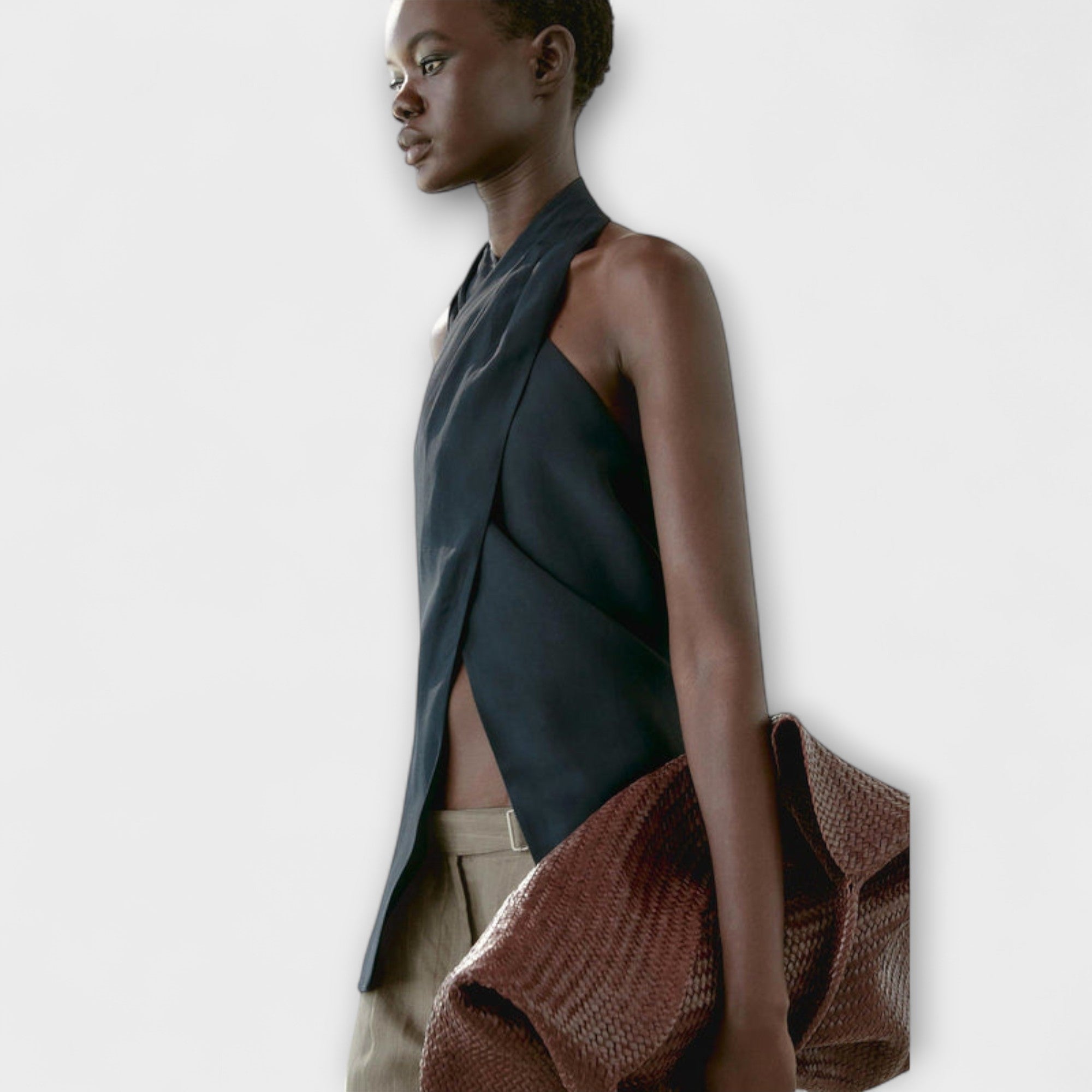 Leah - Blauer Halter-Neck-Top mit Rückenausschnitt