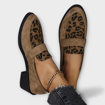 Elegante Damenschuhe mit Leopardenmuster
