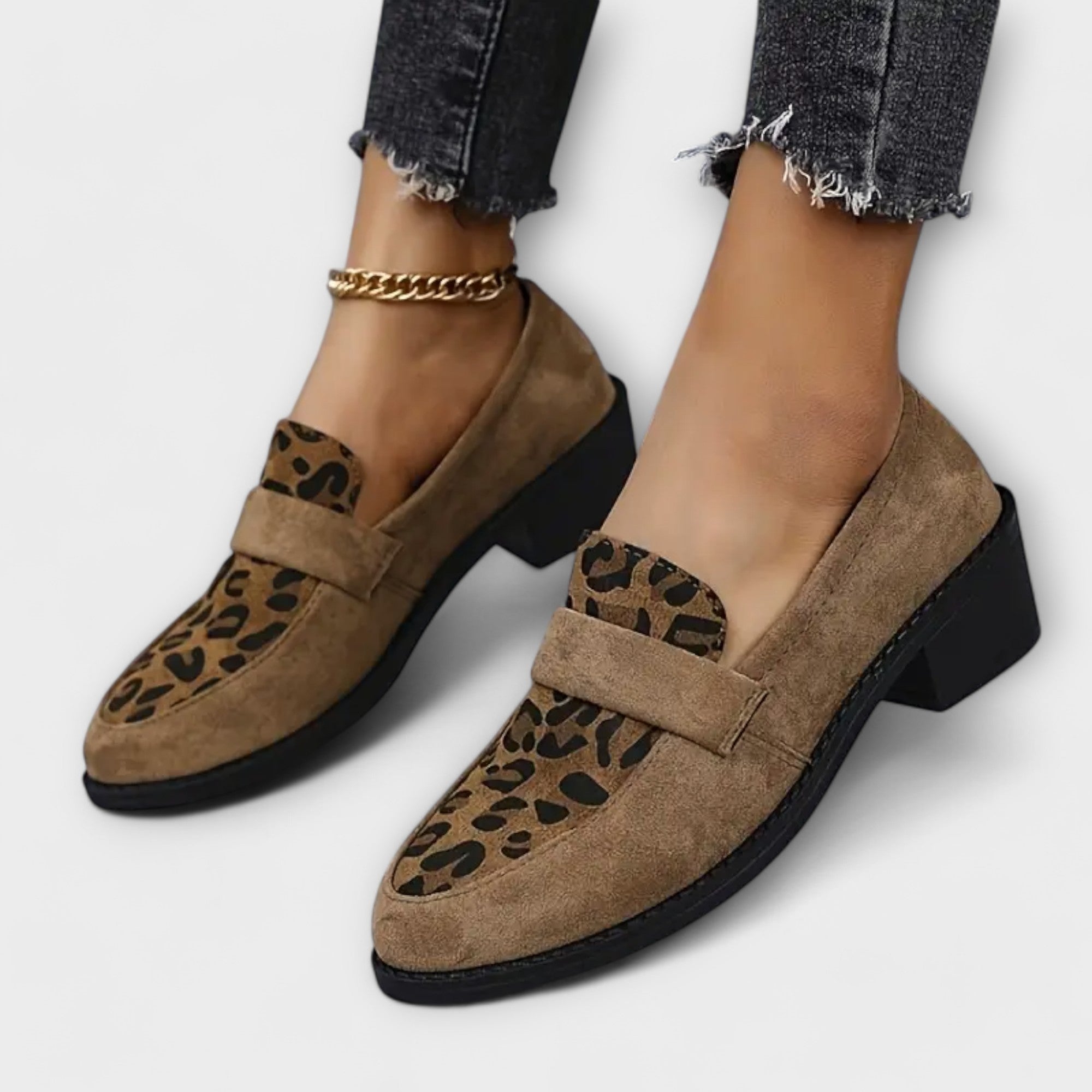 Elegante Damenschuhe mit Leopardenmuster