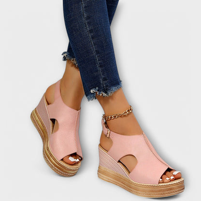 Rosalie – Innovative orthopädische Sandalen