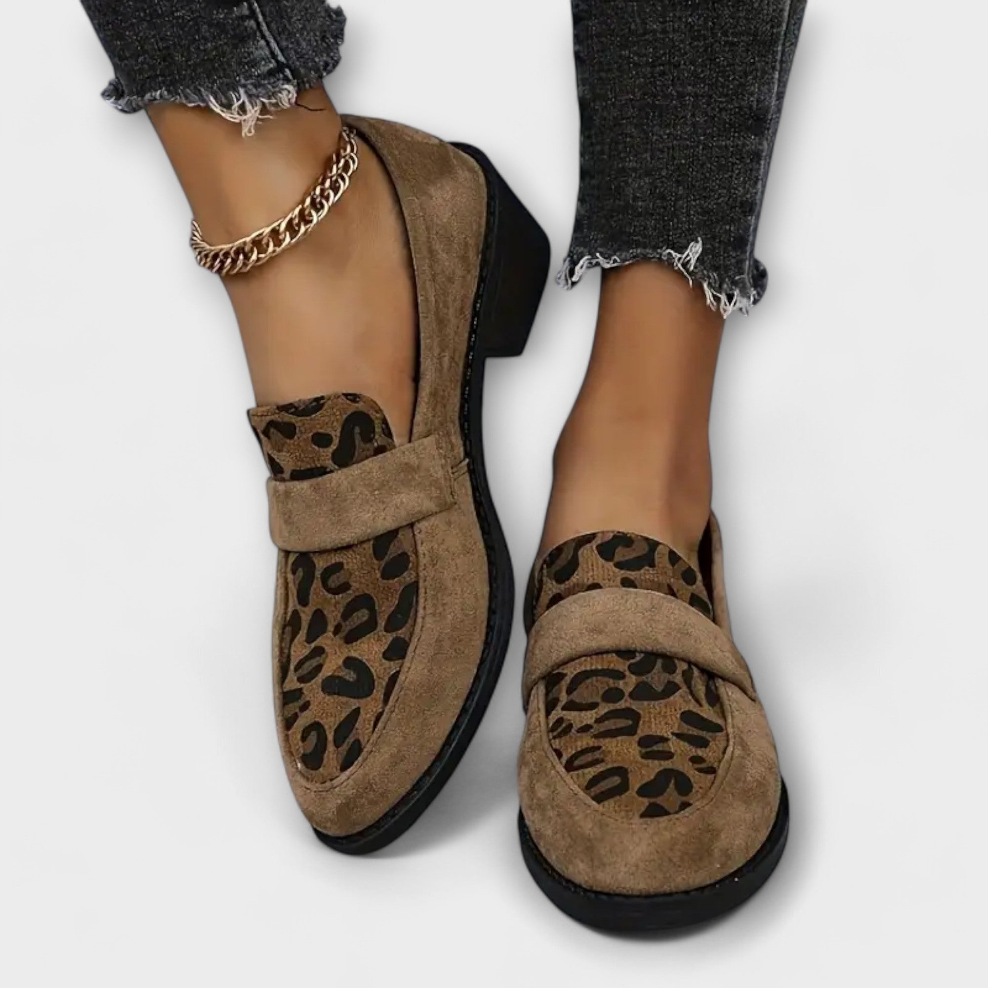 Elegante Damenschuhe mit Leopardenmuster